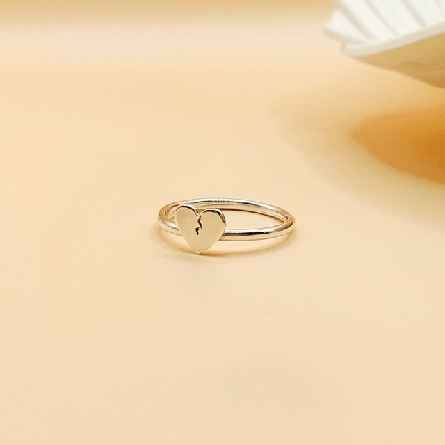 Sterling silver breaking heart ring (size