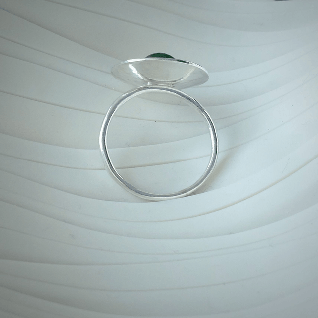 Sterling silver green agate disc ring (size M)