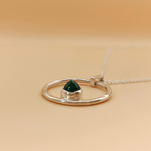 Sterling silver hammered disc and green onyx necklace