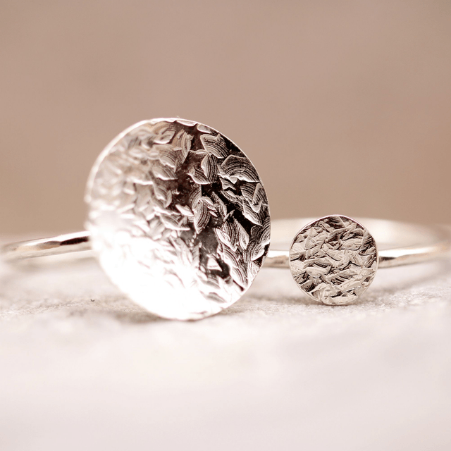 Sterling silver subtle hammered disc ring (size P)