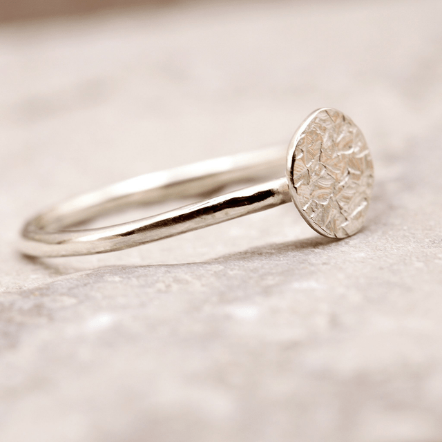 Sterling silver subtle hammered disc ring (size P)