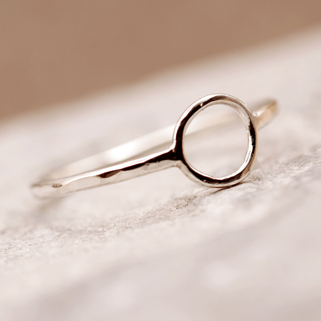 Sterling silver hoop design ring (size V)