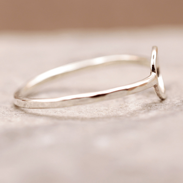Sterling silver hoop design ring (size V)