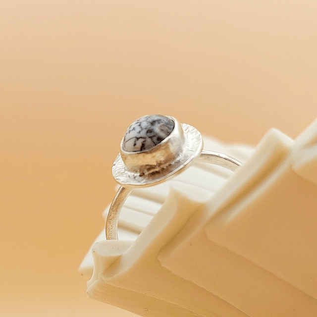 Sterling silver disc ring with dendrite gemstone