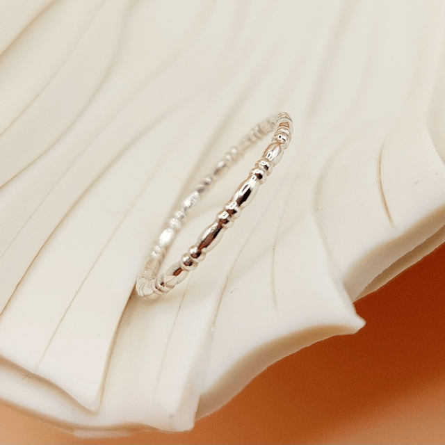 Sterling silver oval bobbles ring (single ring, size M)