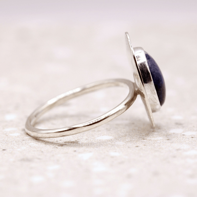 Sterling silver hammered oval disc ring with sodalite gemstone (size N)