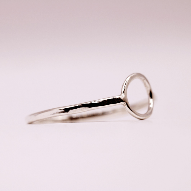 Sterling silver hoop design ring (size V)