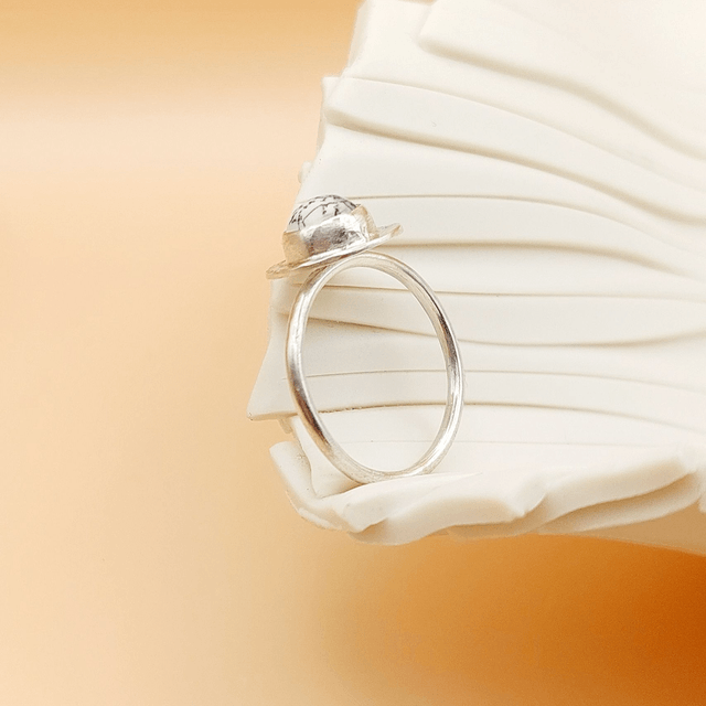 Sterling silver disc ring with dendrite gemstone