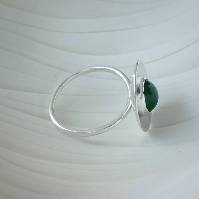 Sterling silver green agate disc ring (size M)