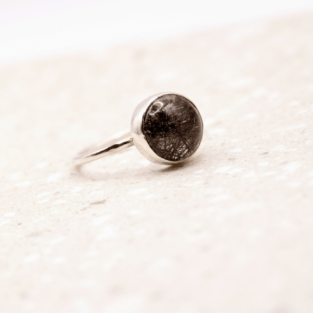 Sterling silver tourmalinated quartz ring (size M)