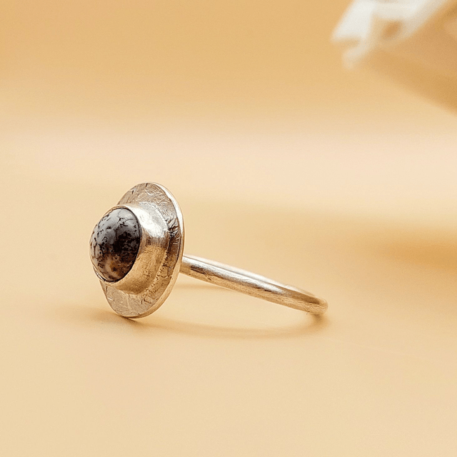 Sterling silver disc ring with dendrite gemstone