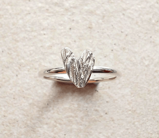Sterling silver textured whimsical heart ring (size K)