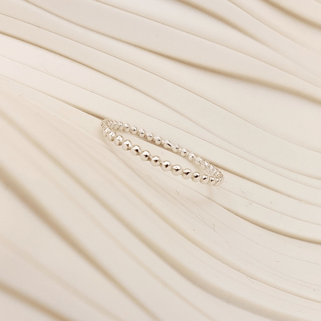Sterling silver bobble ring (single ring, size L)